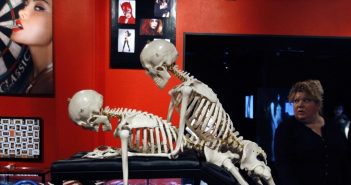 BDSM Couple Dies Waiting for Rope Scene to Finish